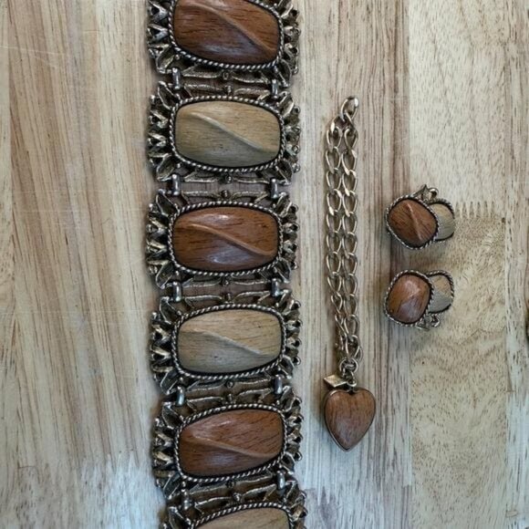 Vintage Wood Grain Panel Bracelet & Heart Charm Bracelet & Clip-On Earrings Set - Picture 3 of 10